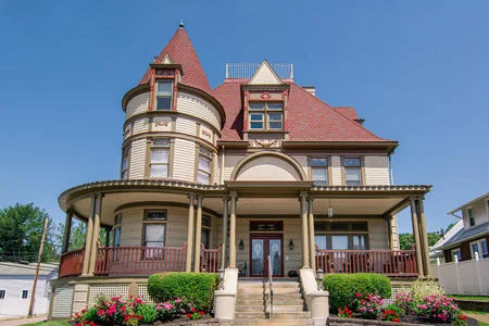 Levi Deal Mansion inn for sale