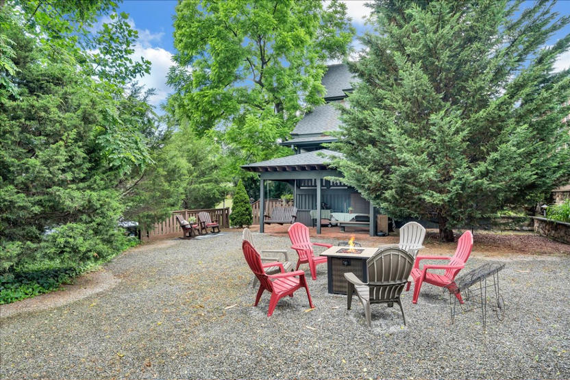 Black Lantern Inn is a Bed and Breakfast For Sale in Roanoke, Virginia