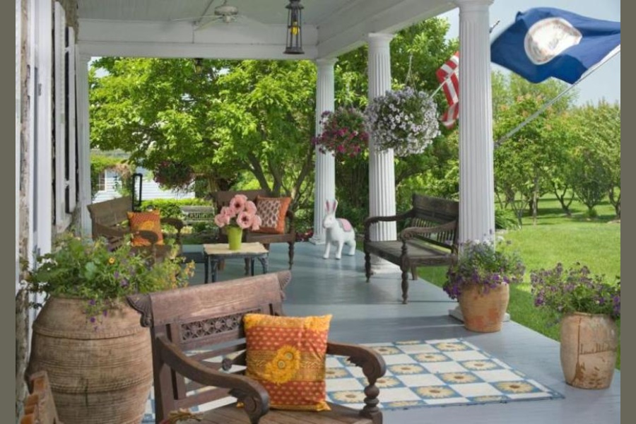 Award Winning Virginia Inn & Restaurant is a Bed and Breakfast For Sale
