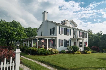 Barcelona Lakeside Bed & Breakfast inn for sale