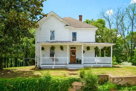 Victorian Storybook Stay Among The Blue Ridge Mountains inn for sale