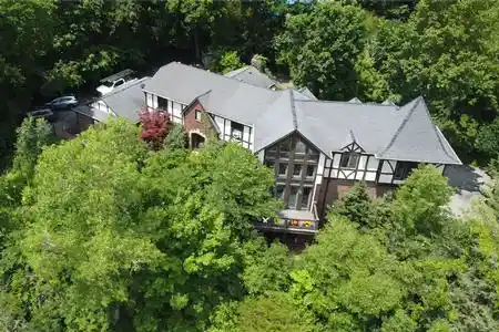 Camelot B&B inn for sale