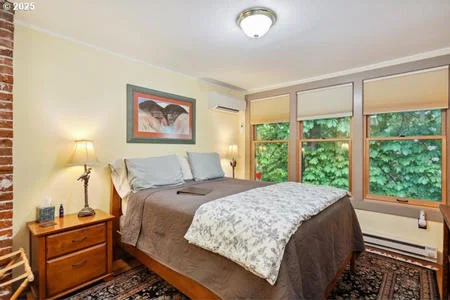 Meadowlark Room
