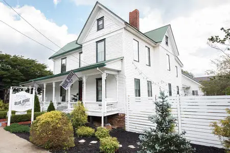 Blue Ridge Inn Bed & Breakfast inn for sale