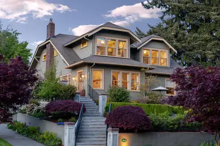 Exterior (front) of Greenlake Guest House B&B from street, across from park.