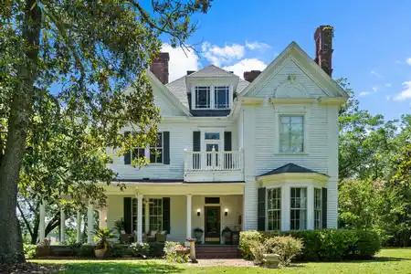 Historic Eatonton Queen Ann Victorian For Sale - Formerly B&B inn for sale