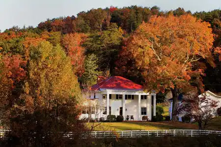 Mountain Laurel Farm inn for sale