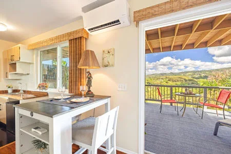 Valley View Accommodation with huge deck with panorama of sacred lawai Valley