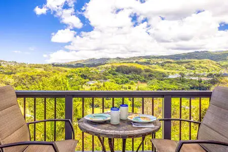 Tradewinds accommodation Lanai- morning coffee and sound of birds awakening