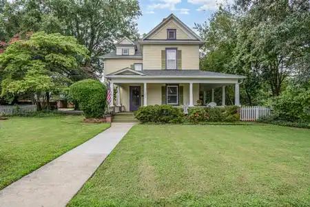 Dailey Renewal Retreat inn for sale