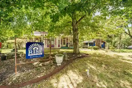 Rise Eureka inn for sale