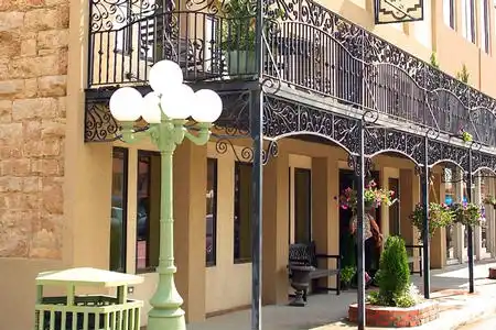La Ville Inn inn for sale