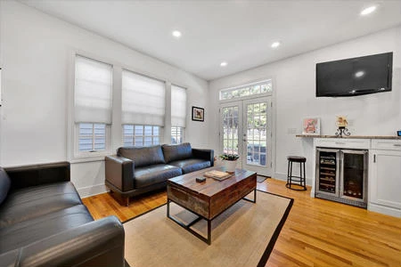 Kitchen Sitting Area