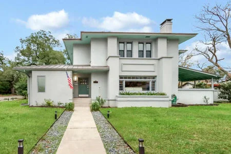 Seguin House of Games inn for sale