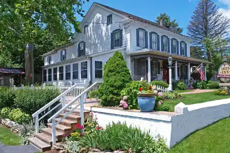 1825 Inn Bed & Breakfast inn for sale