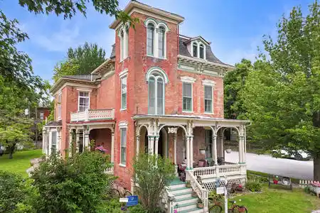 The Dubach Inn inn for sale