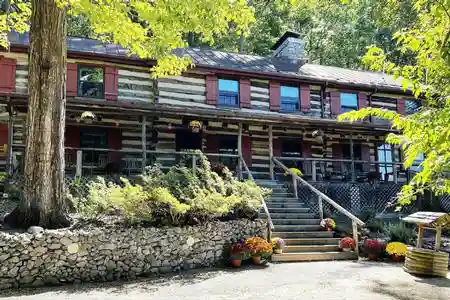 Sugartree Inn inn for sale