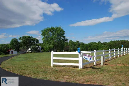 Blue Bird Hill inn for sale