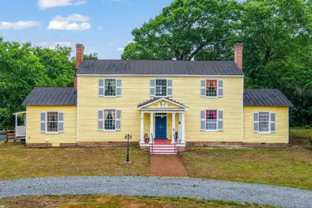 The Sunnyside Sisters inn for sale