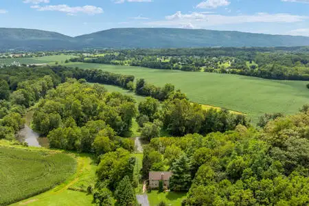 River Bluff Farm Bed & Breakfast inn for sale