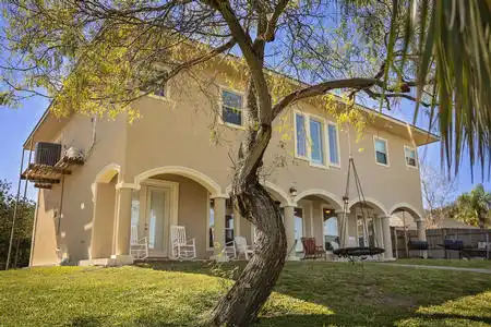The Villa at Arroyo City inn for sale