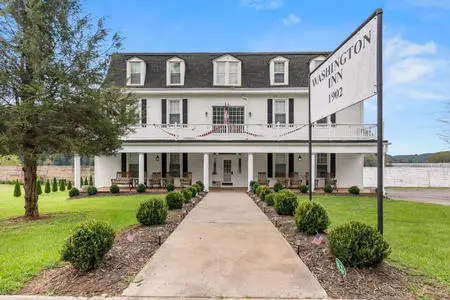 The Washington Inn | Turnkey 11-Bedroom Historic Inn inn for sale