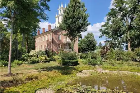 The Vermilion Institute inn for sale