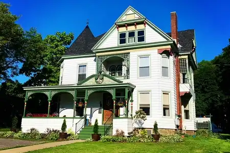 The Henry Clark House inn for sale